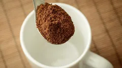 Probabilmente stai preparando male il caffè solubile: un semplice trucco lo renderà più buono
